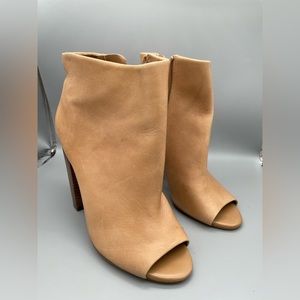 Aldo women’s beige open toed boots